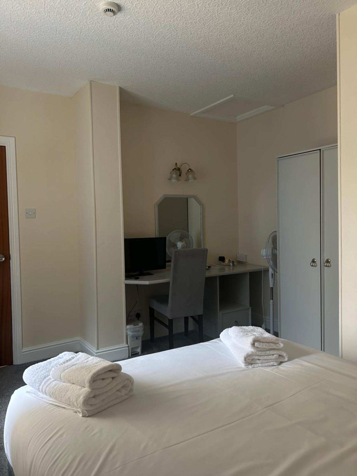 The Grand Hotel Port Talbot Extérieur photo