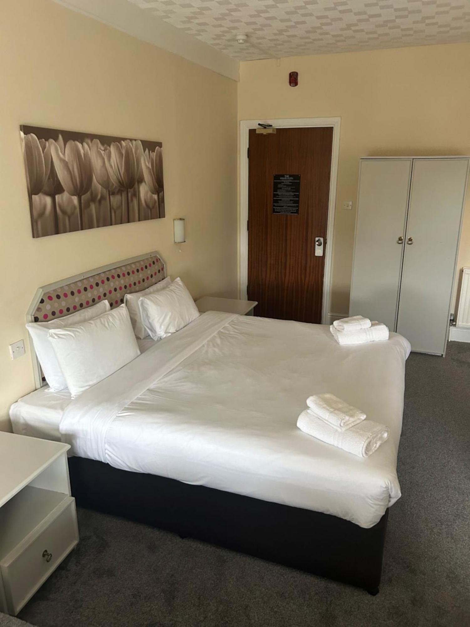 The Grand Hotel Port Talbot Extérieur photo